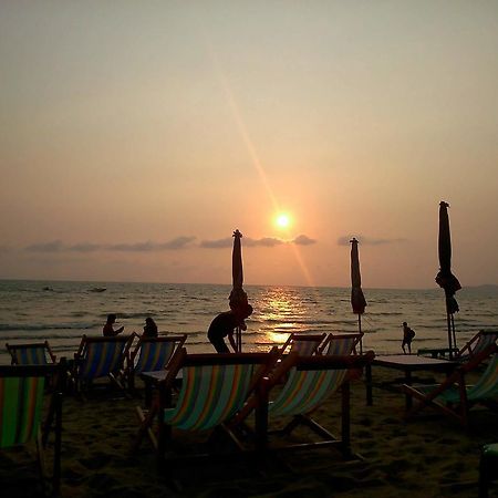 Jomtien Sunset Guesthouse Екстер'єр фото