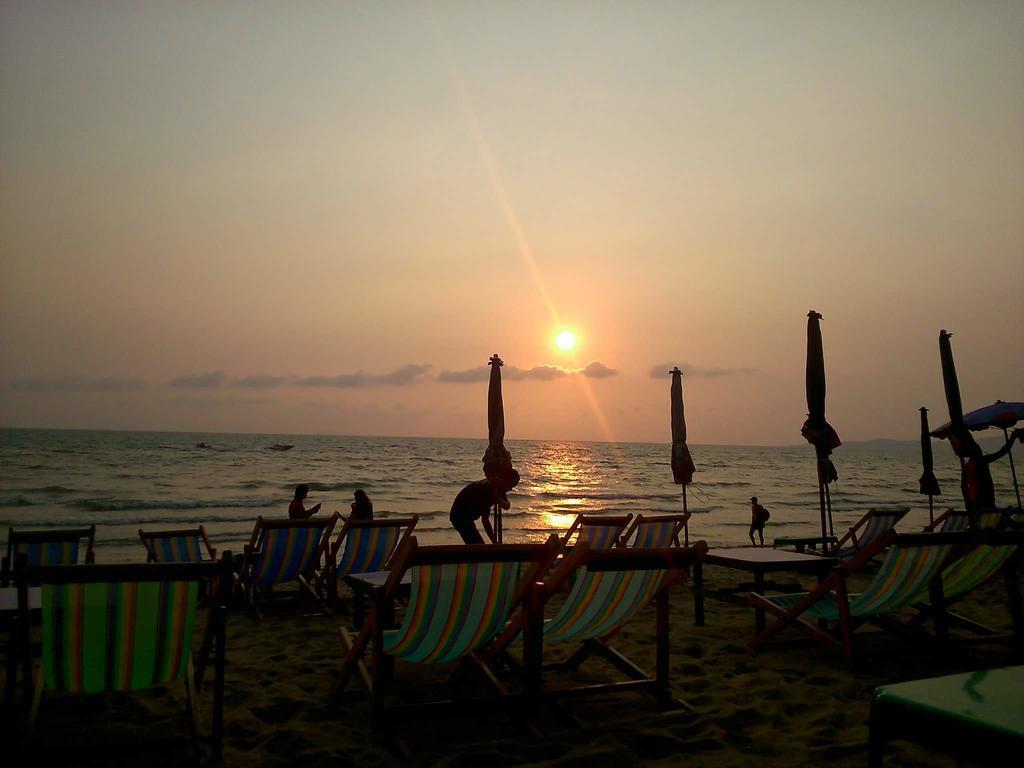 Jomtien Sunset Guesthouse Екстер'єр фото